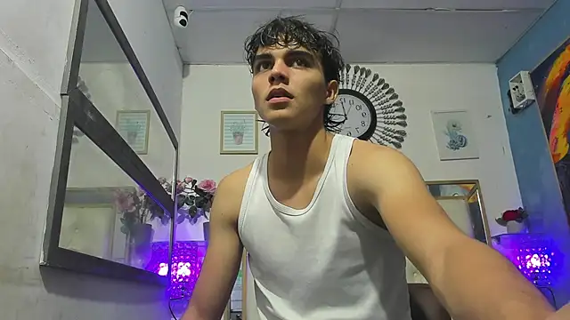 Snapshot of heiker_ chatting on 18, 3, 2025 heiker online show from 18, 3, 2025