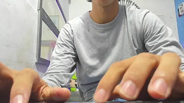 Snapshot of heiker_ chatting on 21, 3, 2025 heiker online show from 21, 3, 2025