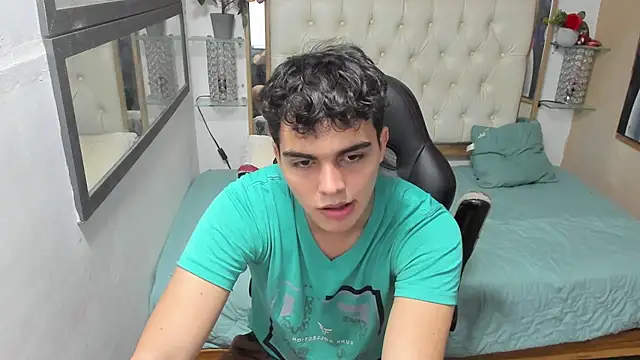 Snapshot of heiker_ chatting on 24, 9, 2025 heiker online show from 24, 9, 2025