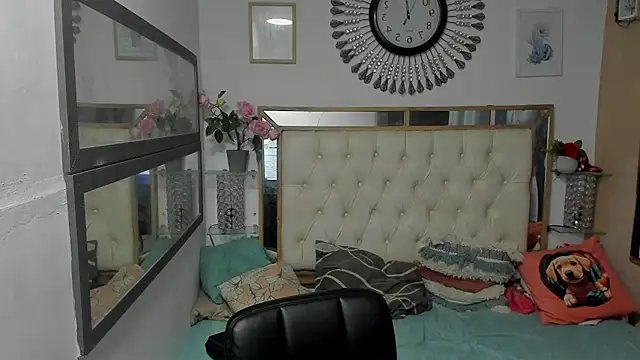 Snapshot of heiker_ chatting on 18, 10, 2025 heiker online show from 18, 10, 2025