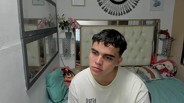 Snapshot of heiker_ chatting on 28, 10, 2025 heiker online show from 28, 10, 2025