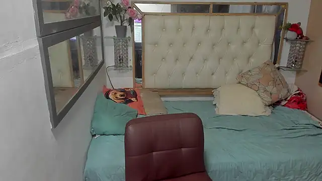 Snapshot of heiker_ chatting on 10, 11, 2025 heiker online show from 10, 11, 2025