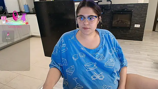 Layla- online show from 19, 4, 2026