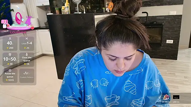 Layla- online show from 22, 4, 2026