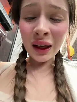 Snapshot of melicious_ chatting on 6, 3, 2025 melicious online show from 6, 3, 2025