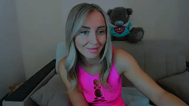 snezana blond online show from 17, 3, 2025