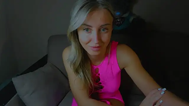 snezana blond online show from 17, 3, 2025