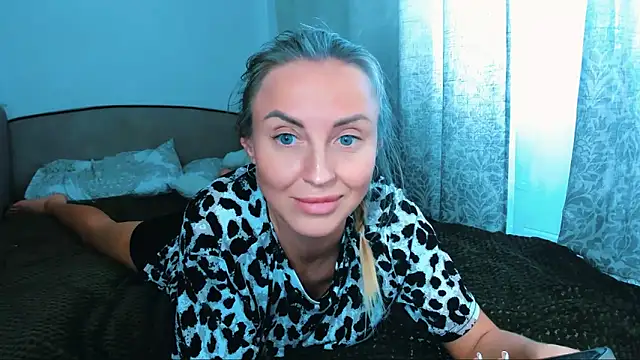 snezana blond online show from 6, 5, 2026