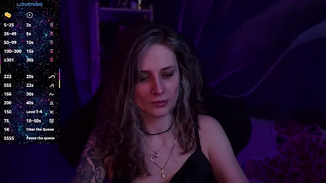 Snapshot of OliviaMcClean chatting on 25, 9, 2025 OliviaMcClean online show from 25, 9, 2025