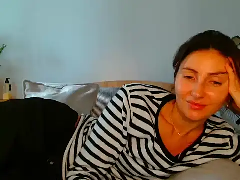Snapshot of Irina9793 chatting on 13, 11, 2025 Irina9793 online show from 13, 11, 2025