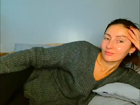 Snapshot of Irina9793 chatting on 18, 11, 2025 Irina9793 online show from 18, 11, 2025