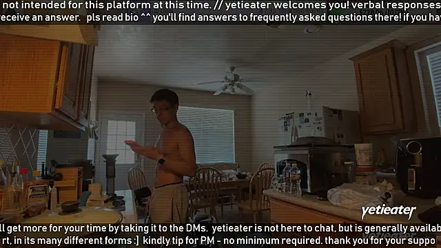 Snapshot of yetieater chatting on 12, 6, 2026 yetieater online show from 12, 6, 2026