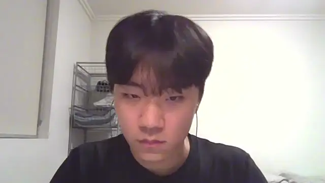 Snapshot of sdamvo2 chatting on 5, 3, 2025 sdamvo2 online show from 5, 3, 2025