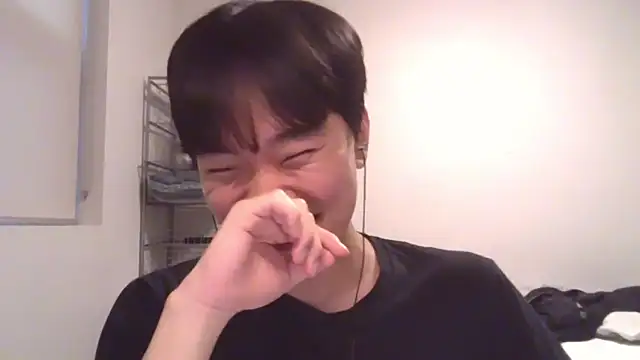 Snapshot of sdamvo2 chatting on 5, 3, 2025 sdamvo2 online show from 5, 3, 2025