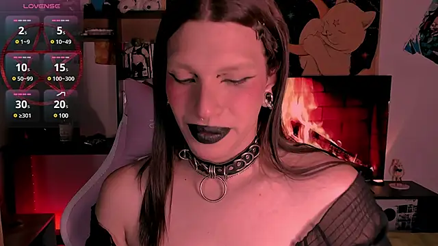 Loona s online show from 4, 3, 2025