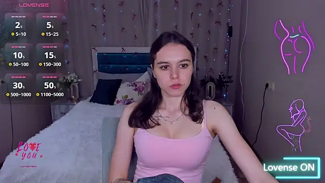 Snapshot of EmelyMason chatting on 4, 6, 2026 EmelyMason online show from 4, 6, 2026