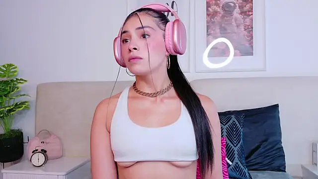 SaritaBratz online show from 15, 9, 2025