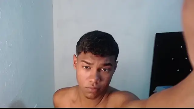 Jampier sexyboy online show from 8, 3, 2025