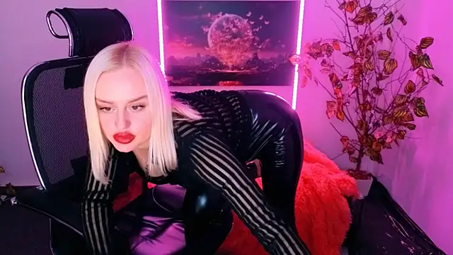 Miss Alice Silver online show from 2, 11, 2025