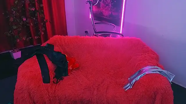 Snapshot of Miss_Alice_Silver chatting on 5, 6, 2026 Miss Alice Silver online show from 5, 6, 2026