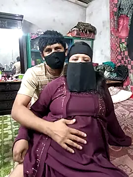 Pakhi Couple 69 online show from 25, 9, 2025