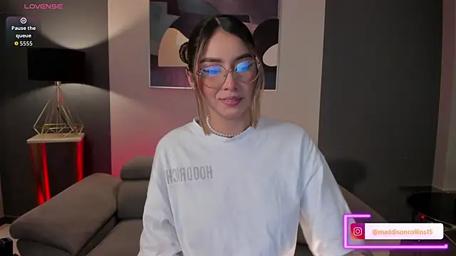 Snapshot of MaddisonCollins chatting on 14, 12, 2025 MaddisonCollins online show from 14, 12, 2025