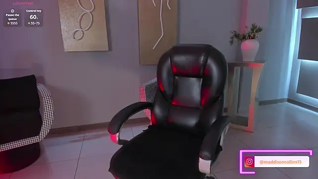 Snapshot of MaddisonCollins chatting on 4, 2, 2026 MaddisonCollins online show from 4, 2, 2026