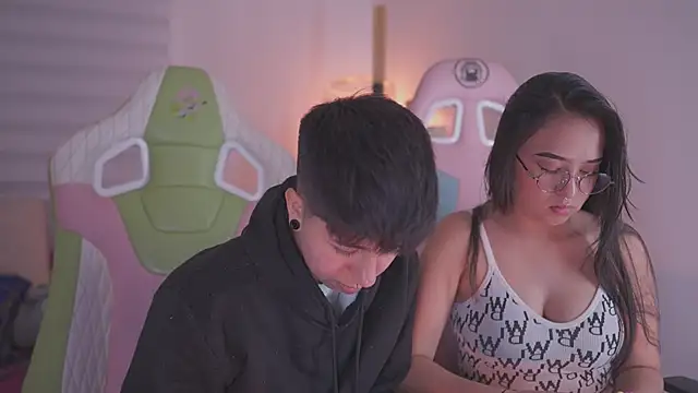 Snapshot of tommy_blue chatting on 28, 11, 2025 tommy blue online show from 28, 11, 2025