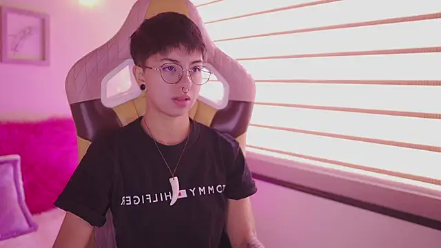 tommy blue online show from 22, 4, 2026