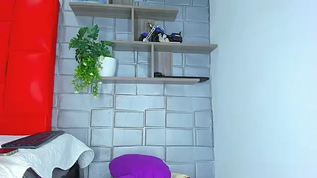 Taylorr evans online show from 4, 3, 2026