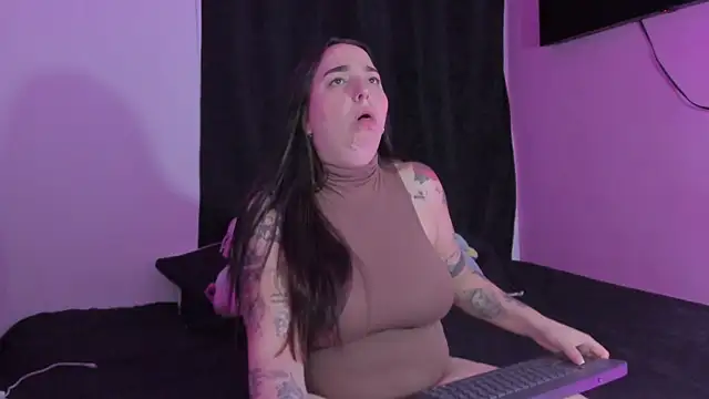 Snapshot of Celestte chatting on 30, 11, 2025 Celestte online show from 30, 11, 2025