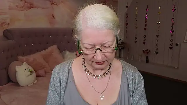 Maya Mayflower online show from 22, 3, 2025