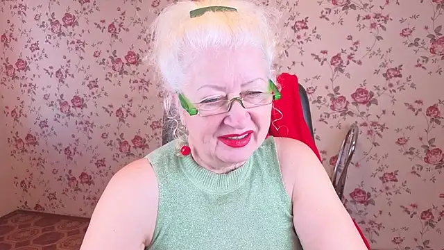 Maya Mayflower online show from 31, 10, 2025