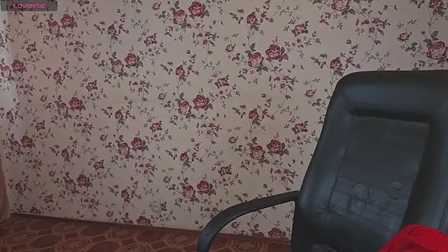 Maya Mayflower online show from 26, 4, 2026