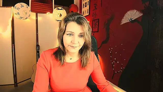 Snapshot of NicoleHitman chatting on 19, 10, 2025 NicoleHitman online show from 19, 10, 2025