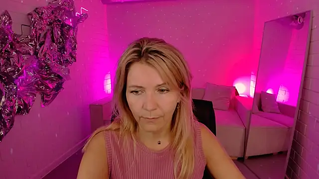 NicoleHitman online show from 20, 6, 2026