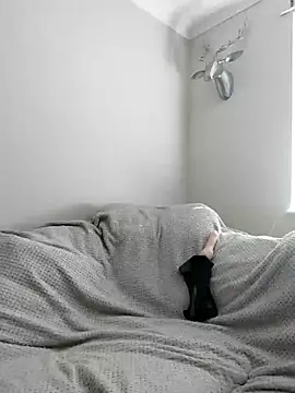 petitetattoed online show from 14, 3, 2025