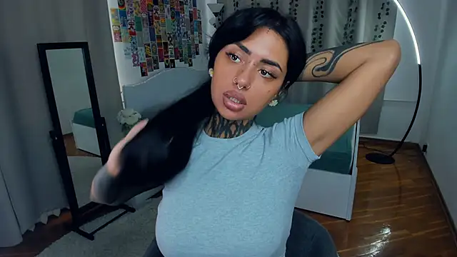 CharimgSabrina online show from 3, 10, 2025