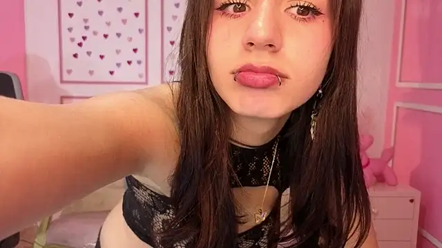 Snapshot of andrea_torres_t chatting on 21, 11, 2025 andrea torres t online show from 21, 11, 2025