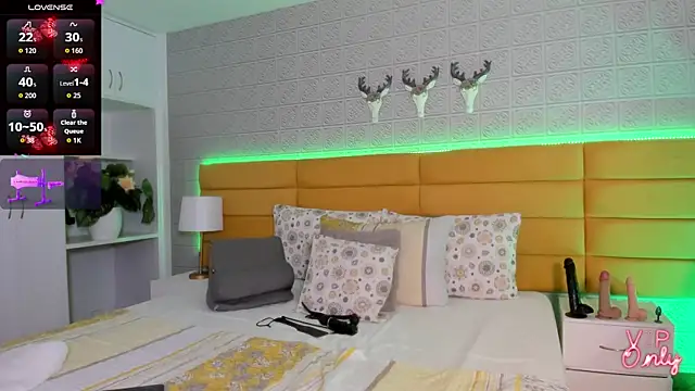 LeilaHiuston online show from 19, 2, 2026