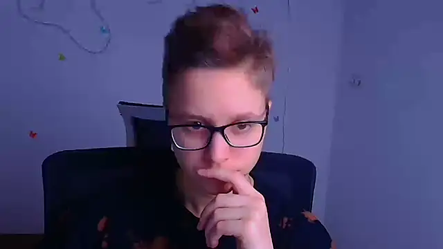 Snapshot of Bella_Swannn chatting on 5, 3, 2025 Bella Swannn online show from 5, 3, 2025