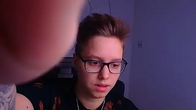 Snapshot of Bella_Swannn chatting on 6, 3, 2025 Bella Swannn online show from 6, 3, 2025