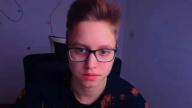 Snapshot of Bella_Swannn chatting on 6, 3, 2025 Bella Swannn online show from 6, 3, 2025