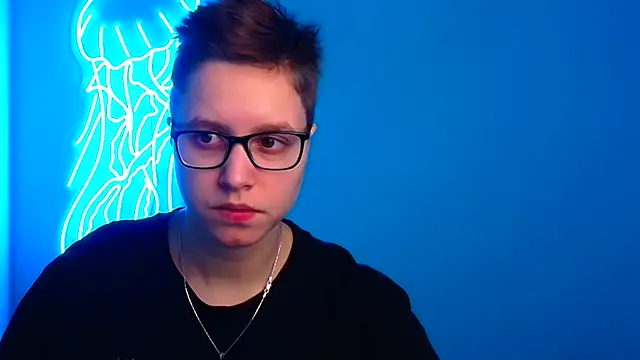 Snapshot of Bella_Swannn chatting on 8, 3, 2025 Bella Swannn online show from 8, 3, 2025