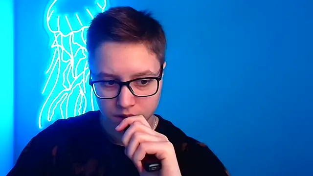 Snapshot of Bella_Swannn chatting on 11, 3, 2025 Bella Swannn online show from 11, 3, 2025