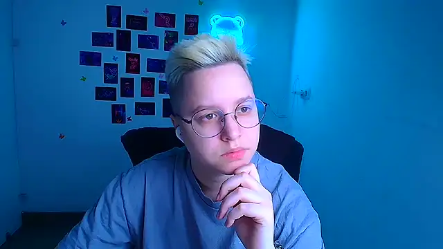 Snapshot of Bella_Swannn chatting on 20, 3, 2026 Bella Swannn online show from 20, 3, 2026