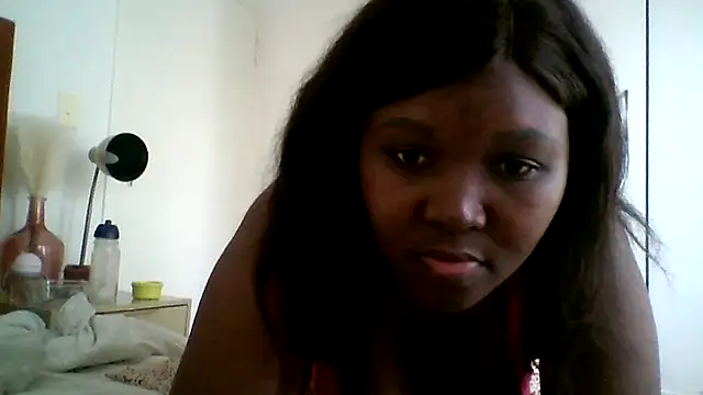 Snapshot of prettymonalisaRSA chatting on 15, 12, 2025 prettymonalisaRSA online show from 15, 12, 2025