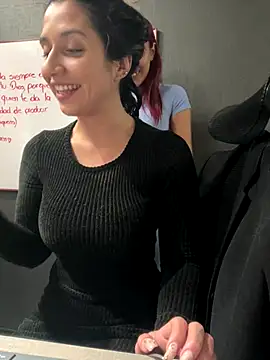 Isabella Varella online show from 11, 11, 2025