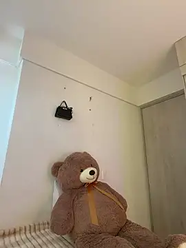 ZaraLuuv online show from 15, 4, 2026