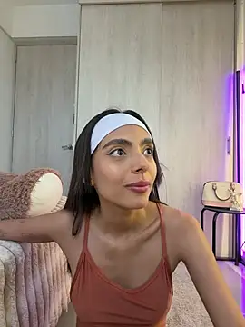 ZaraLuuv online show from 23, 4, 2026